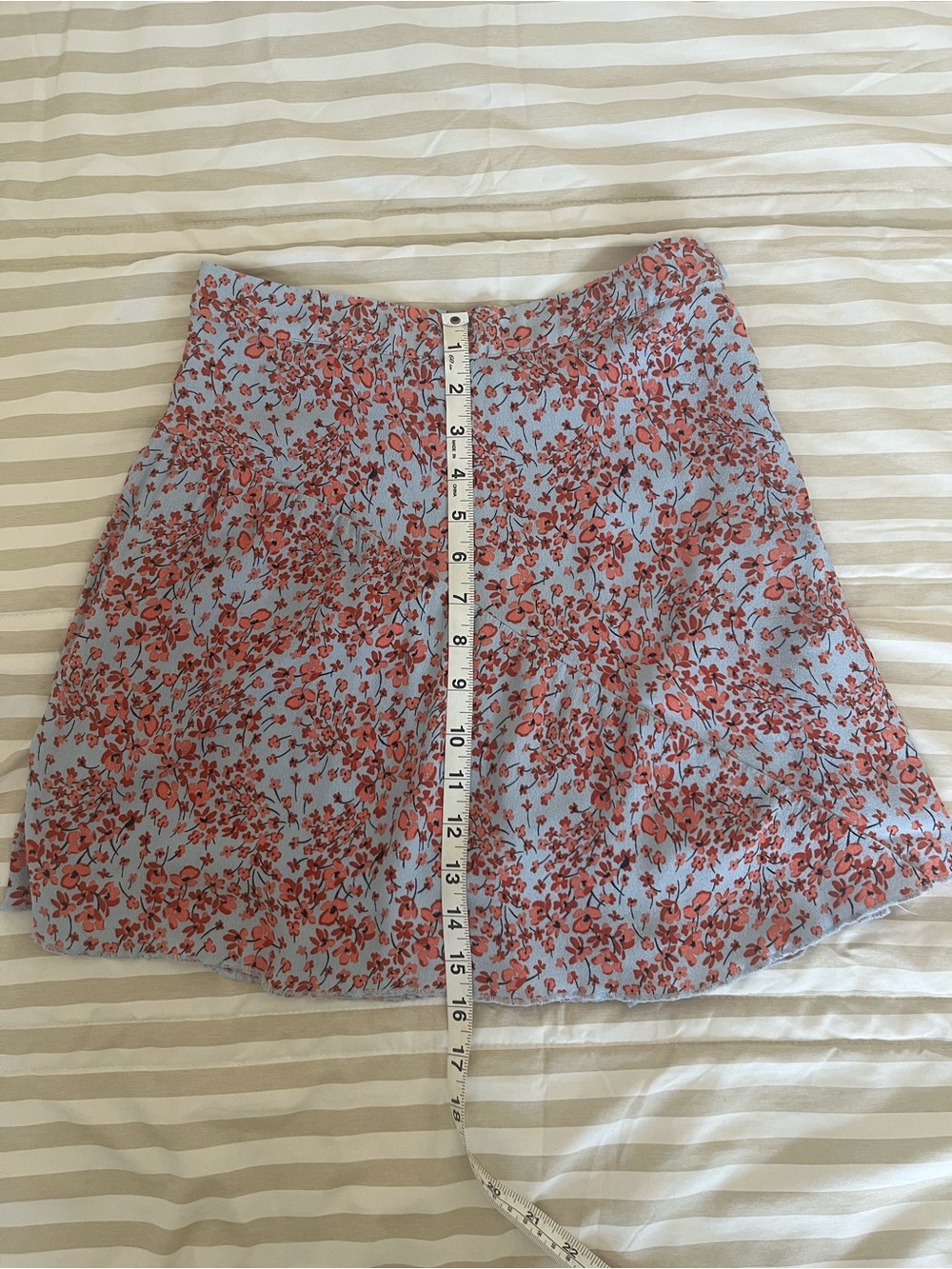 H&M Light Blue A-line Skirt with Coral Floral Pattern - Picture 8 of 10